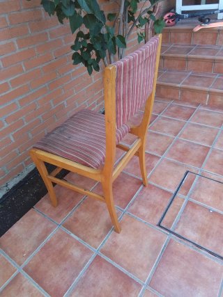 Silla de madera con tapizado LISTA PARA RESTAURAR