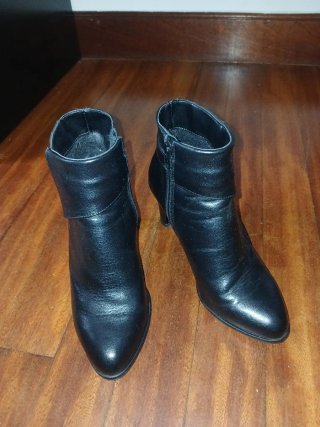 Botines de tacón negros