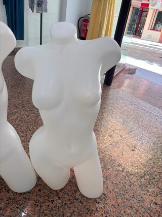 Maniquí Torso Mujer Blanco la unidad tengo 5