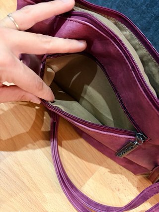 Bolso pequeño granate con estrellas