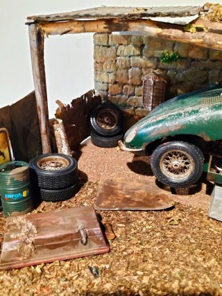 Diorama 1/18 Jaguar E Type 35cm x 25cm x 15cm