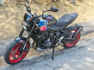 Triumph Trident 660 Tribute