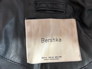 Abrigo Bershka Negro Cuero
