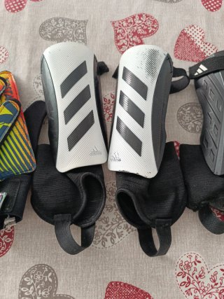 Pack guantes y espinilleras