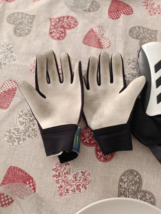 Pack guantes y espinilleras