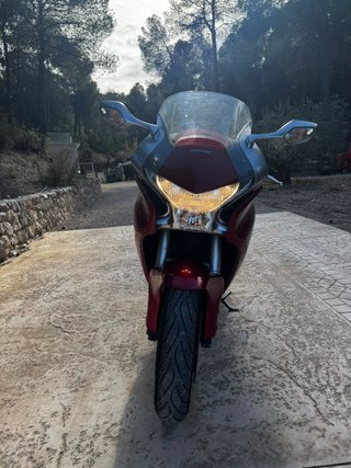 Honda VFR1200F Roja y Plata
