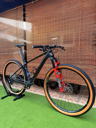 CUBE ELITE CARBONO 29” FOX