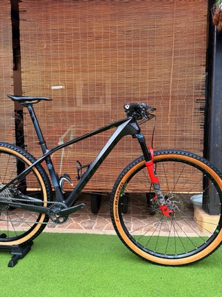 CUBE ELITE CARBONO 29” FOX
