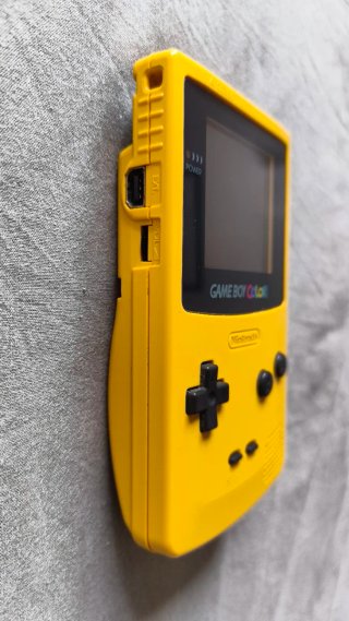 Consola Game Boy Color Amarilla + Super Marioland