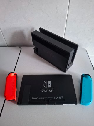 Nintendo Switch Azul y Rojo