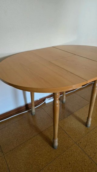Mesa redonda extensible madera clara