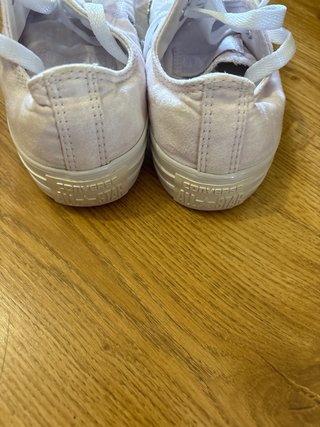 Converse rosas y blancas