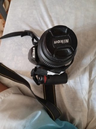 Cámara Nikon DSLR con objetivo