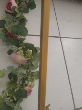 Arco decorativo dorado para eventos