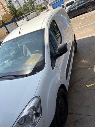 Peugeot e-Partner 2012