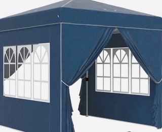 Carpa azul de tela y metal