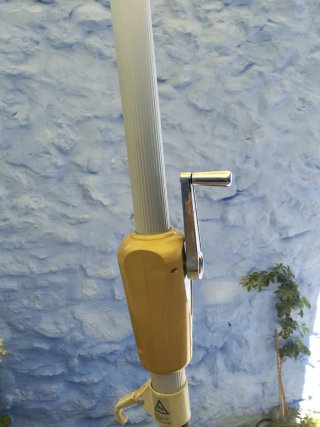 Sombrilla de terraza beige