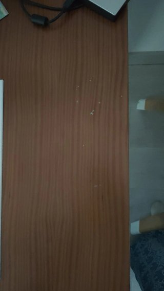 Mesa de madera marrón y blanca, precio negociable
