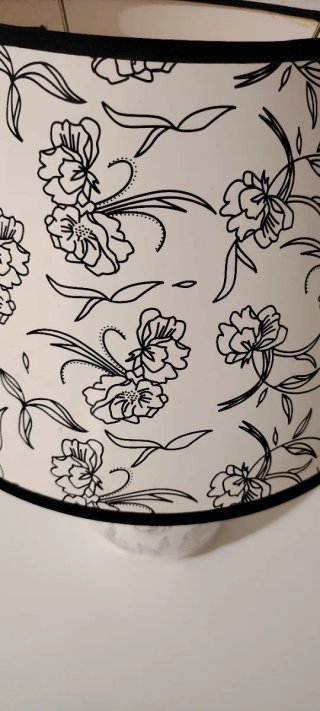 Lámpara de mesa floral