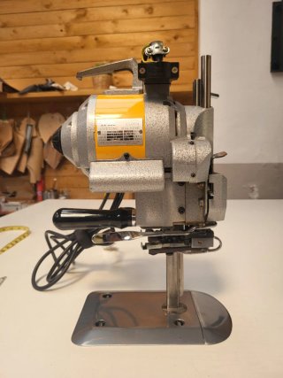 Máquina de corte vertical KM Cloth