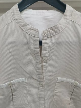 Camisa beige de rayas