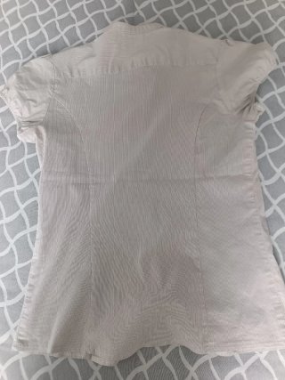 Camisa beige de rayas