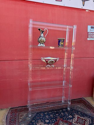 Estantería Minimalista Diseño Acrílico y Cristal