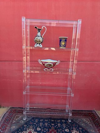 Estantería Minimalista Diseño Acrílico y Cristal