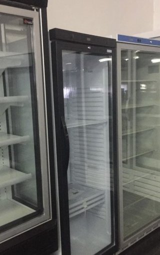 Armarios refrigerados con puertas de cristal