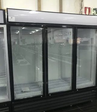 Armarios refrigerados con puertas de cristal