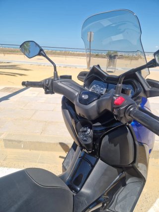 Yamaha XMAX 300