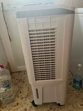 Aire Acondicionado Portátil Blanco con su caja