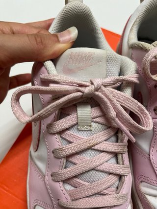 Nike Court Blancas y Rosas