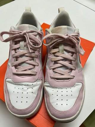 Nike Court Blancas y Rosas