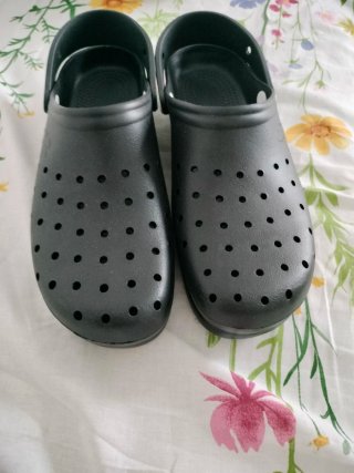 Crocs negros