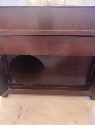 Gramófono antiguo funcionando + disco de pizarra o