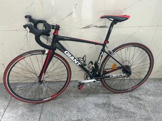Bicicleta Carretera Giant Defy Negra/Roja Talla S