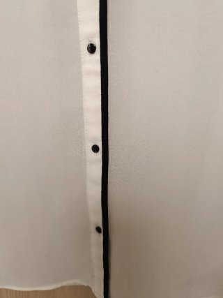 Camisa Zara Blanca con Detalles Negros Talla S