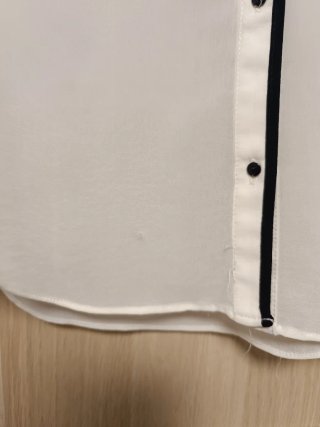 Camisa Zara Blanca con Detalles Negros Talla S