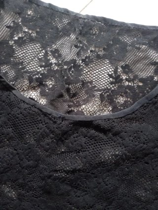 Sottogiacca in pizzo nero M