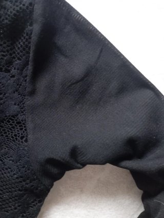 Sottogiacca in pizzo nero M