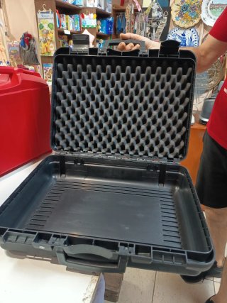 Maletines de plástico duro