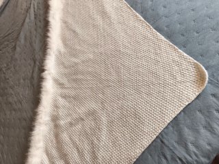 Capa blanca con pelito