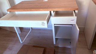 Escritorio IKEA Madera y Metal Blanco