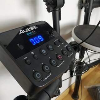 Batería Electrónica Alesis DM Lite