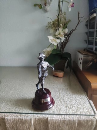 Figura Seises Trofeo Bronce