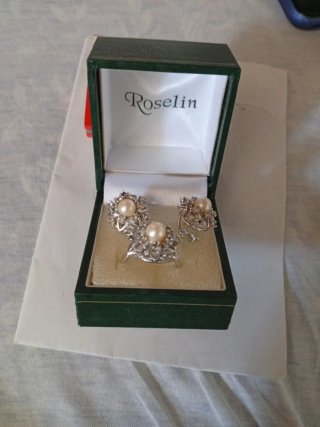 Conjunto Roselin: Anillo y Pendientes
