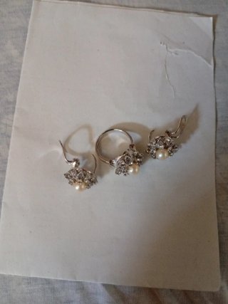 Conjunto Roselin: Anillo y Pendientes