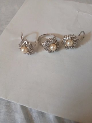 Conjunto Roselin: Anillo y Pendientes