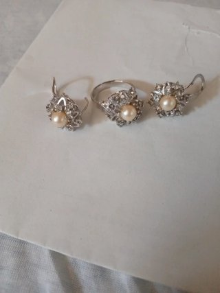Conjunto Roselin: Anillo y Pendientes
